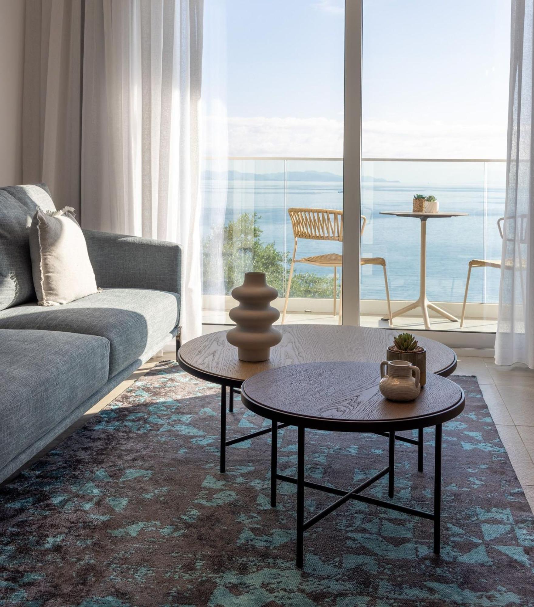 Luxurioese Mit Meerblick Stoa Serenity
